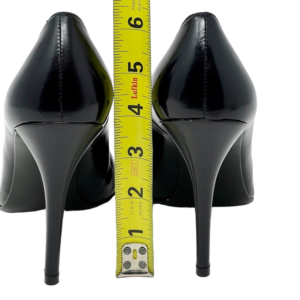 Stuart Weitzman women's black leather point toe pumps size 8 wide - Picture 9 of 16